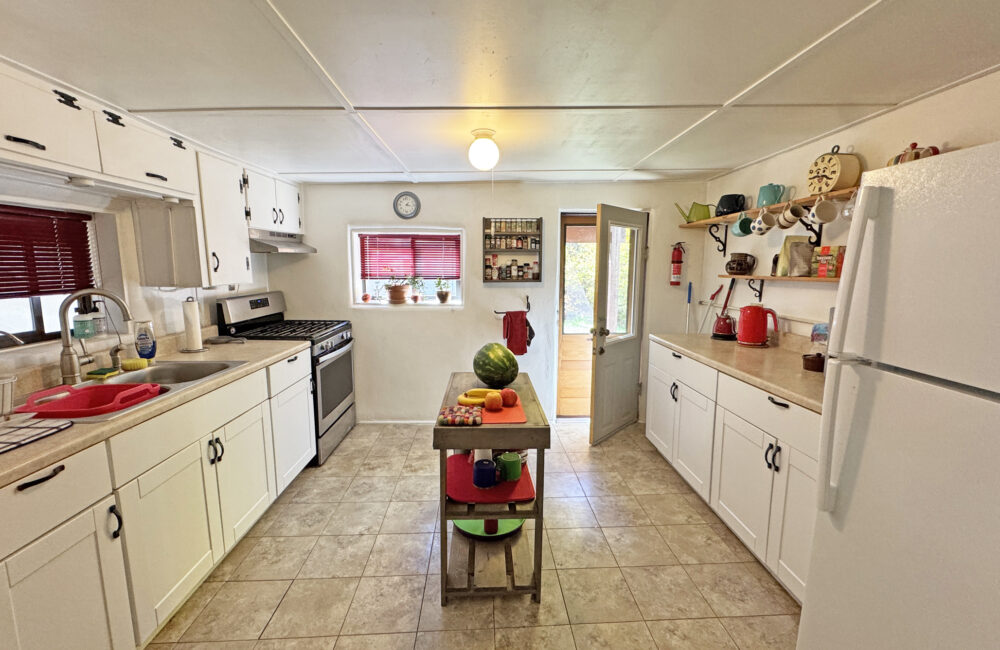 402 Maria Lane, Taos NM 87571