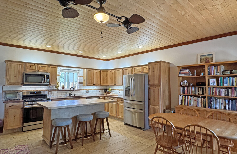 213 Las Olas Drive, Taos NM 87571