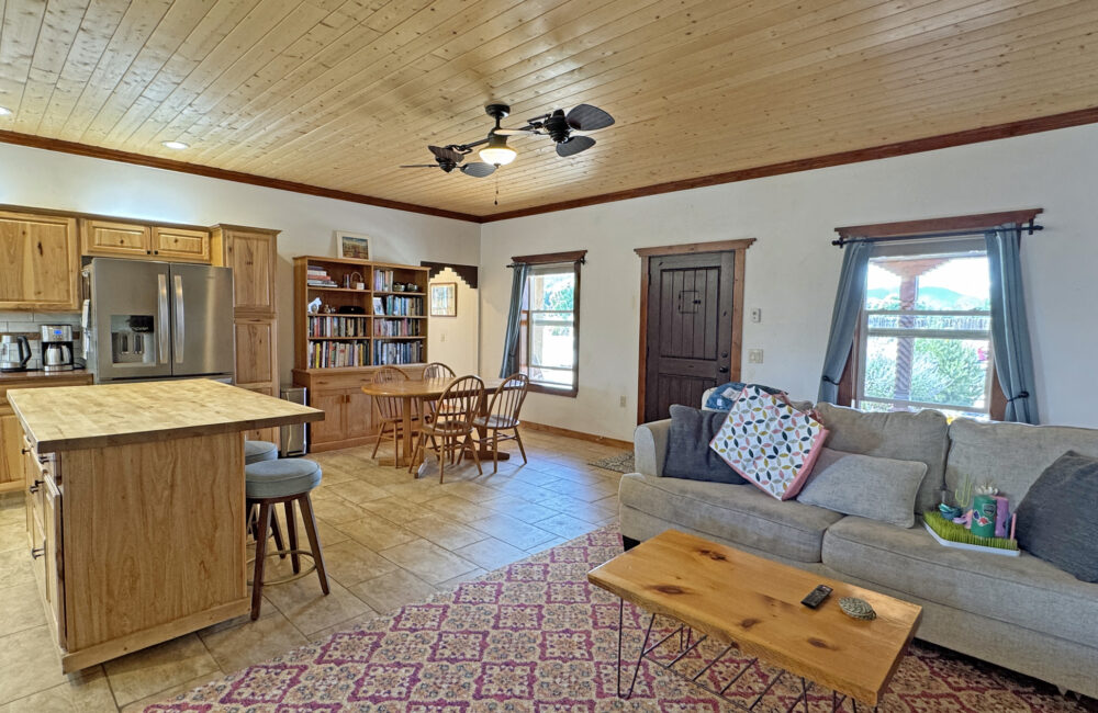 213 Las Olas Drive, Taos NM 87571
