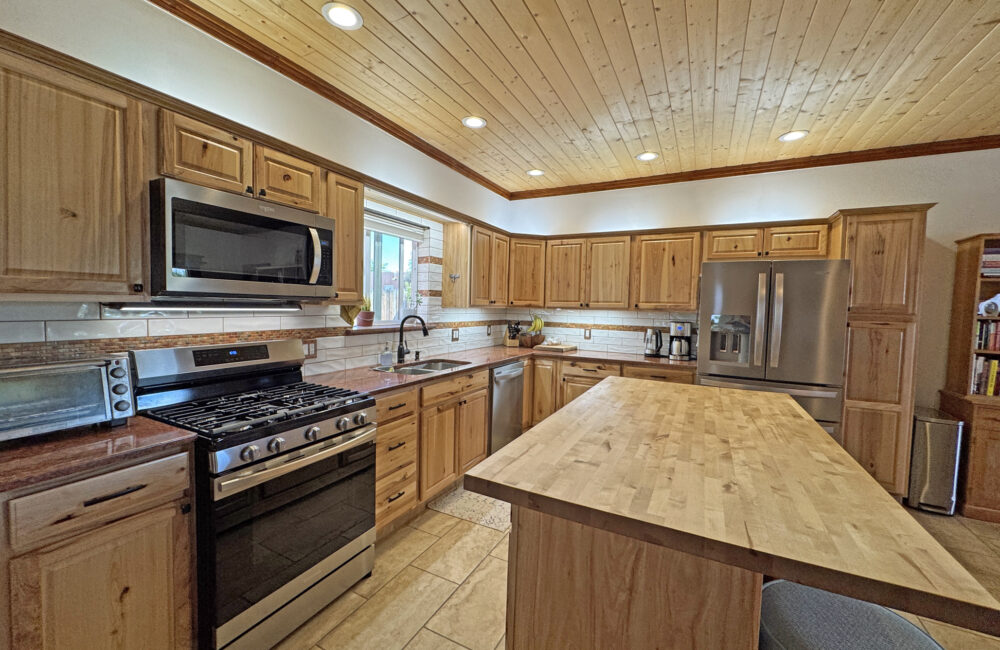 213 Las Olas Drive, Taos NM 87571