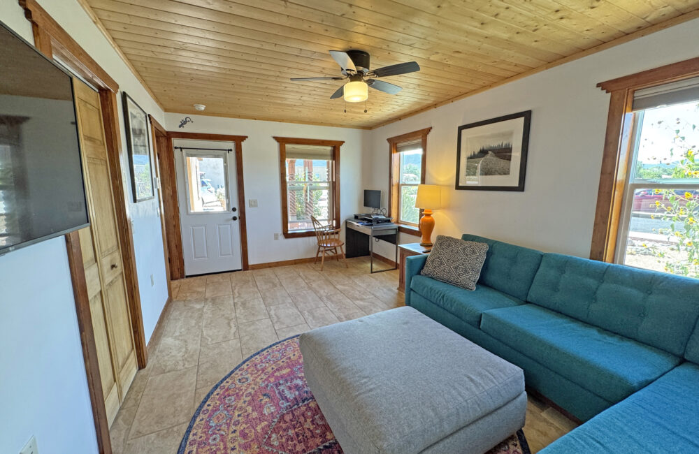 213 Las Olas Drive, Taos NM 87571