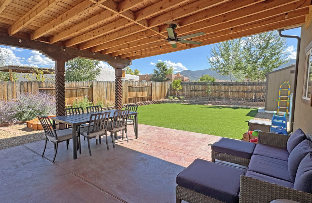 213 Las Olas Drive, Taos NM 87571
