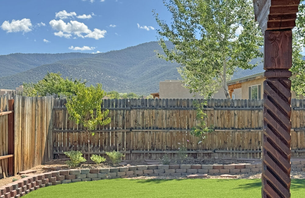 213 Las Olas Drive, Taos NM 87571