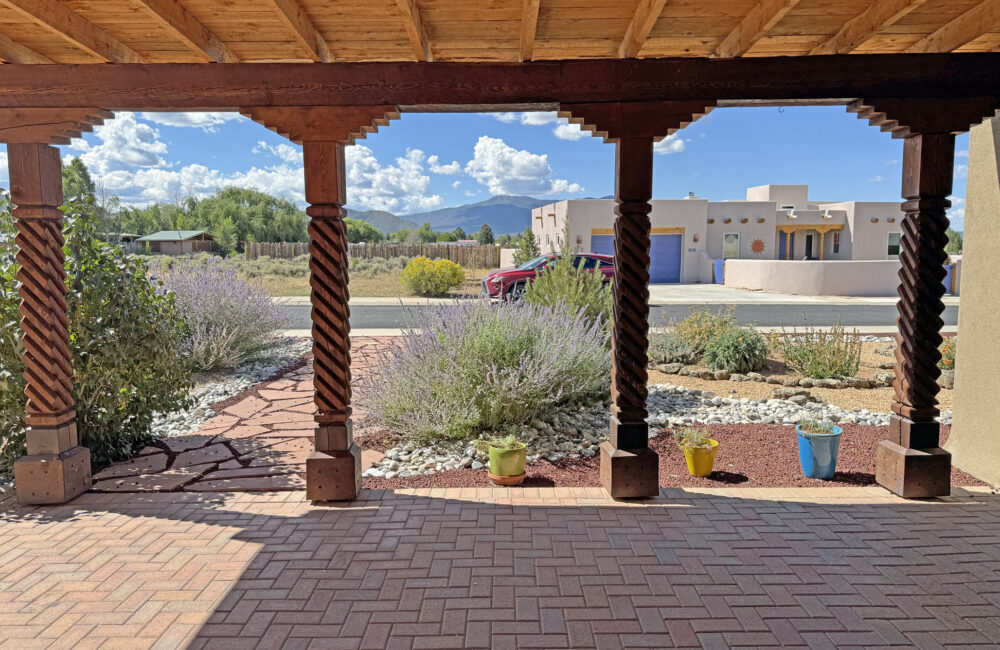 213 Las Olas Drive, Taos NM 87571