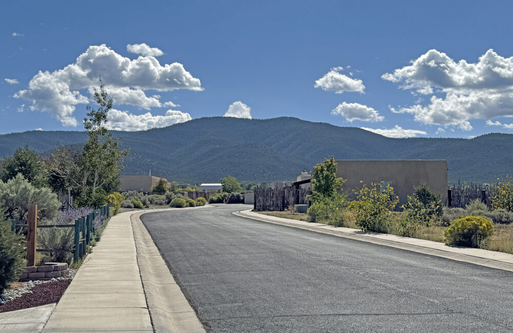 213 Las Olas Drive, Taos NM 87571
