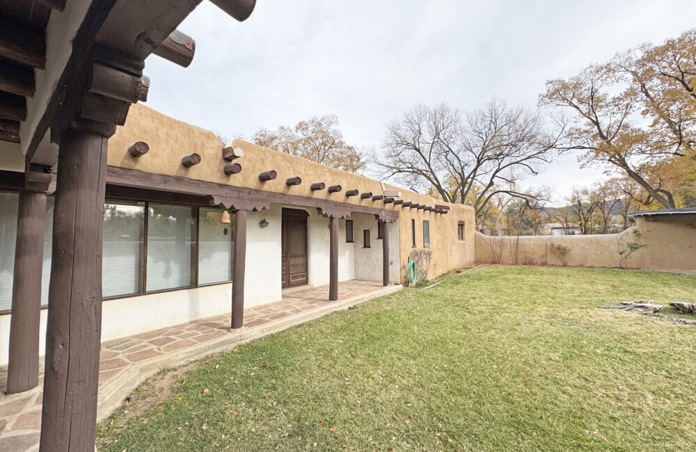 315 Theodora Street, Taos NM 87571