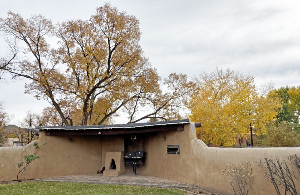 315 Theodora Street, Taos NM 87571