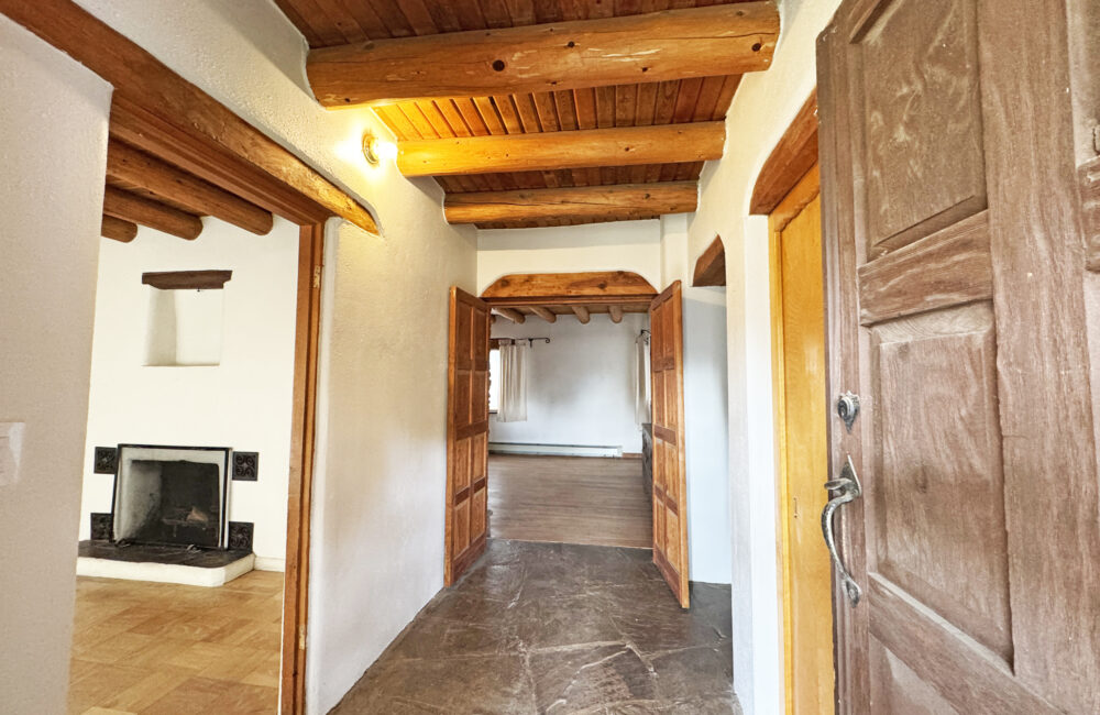 315 Theodora Street, Taos NM 87571