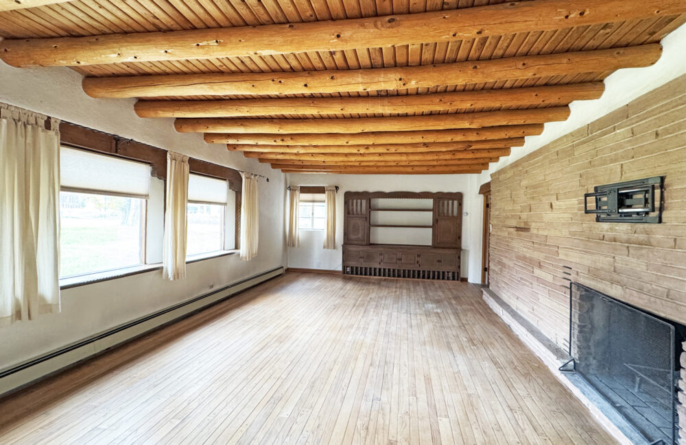 315 Theodora Street, Taos NM 87571