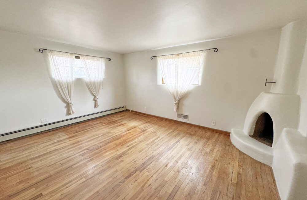 315 Theodora Street, Taos NM 87571