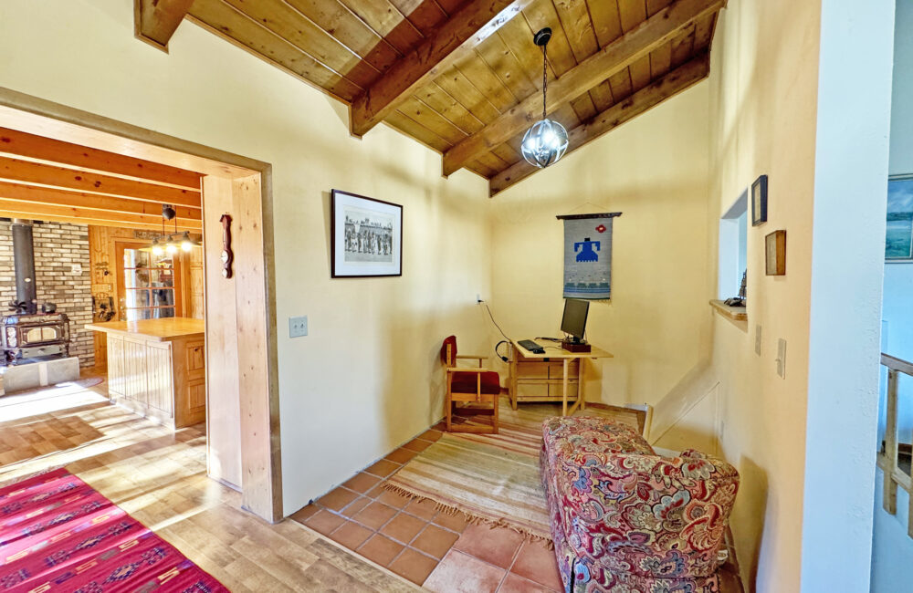 81 Forest Rd 222, Tres Piedras NM 87577