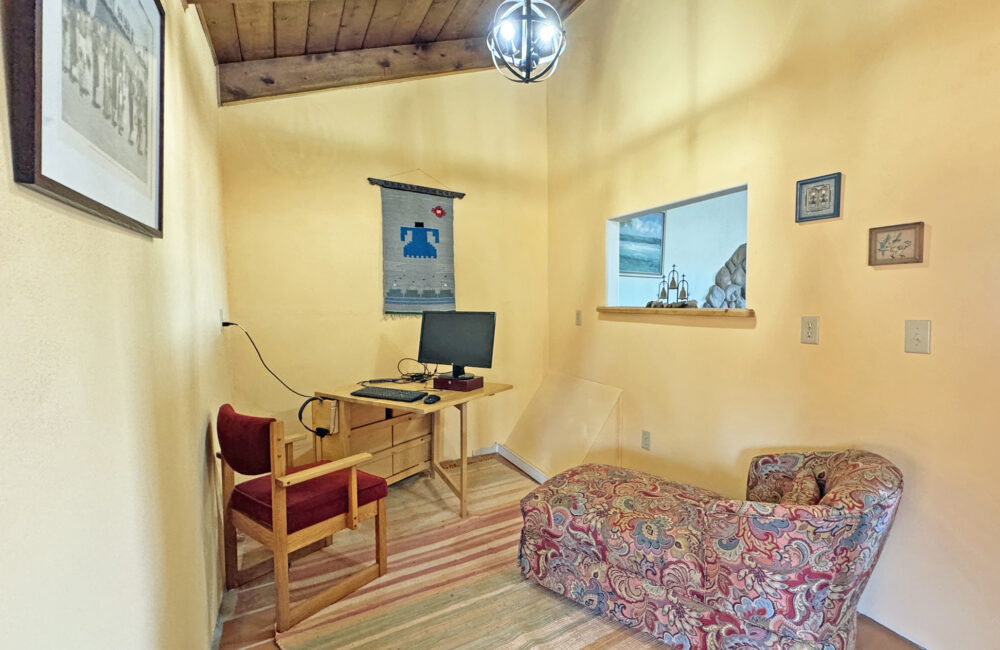 81 Forest Rd 222, Tres Piedras NM 87577