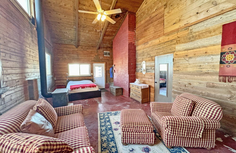 81 Forest Rd 222, Tres Piedras NM 87577