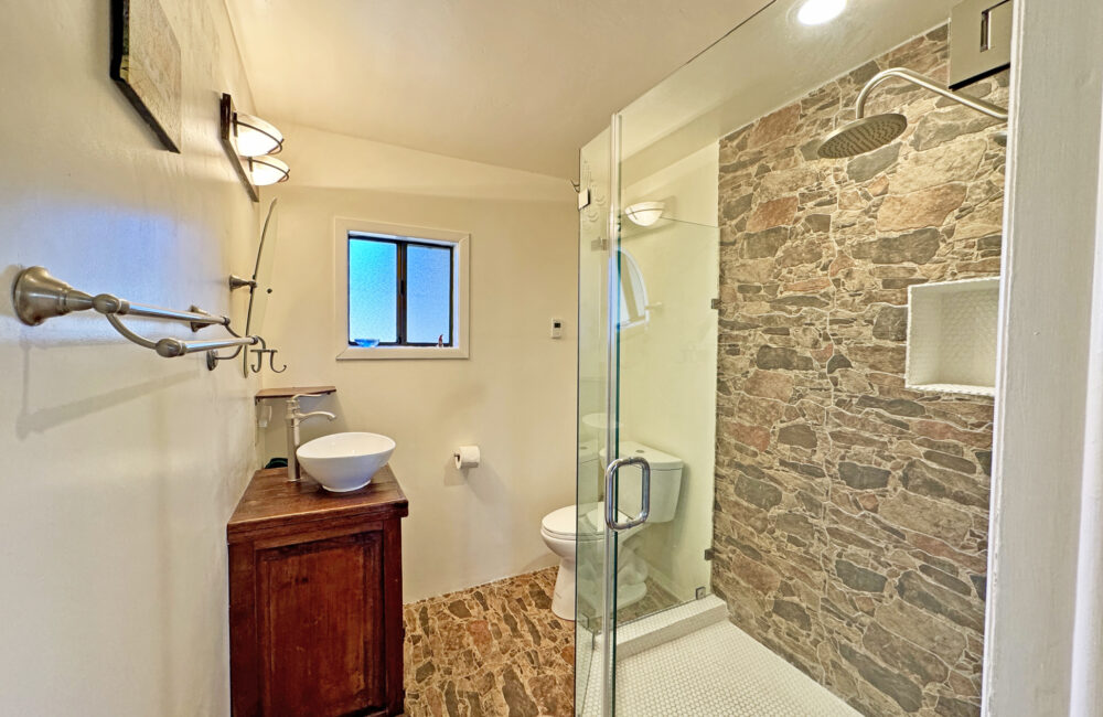 81 Forest Rd 222, Tres Piedras NM 87577