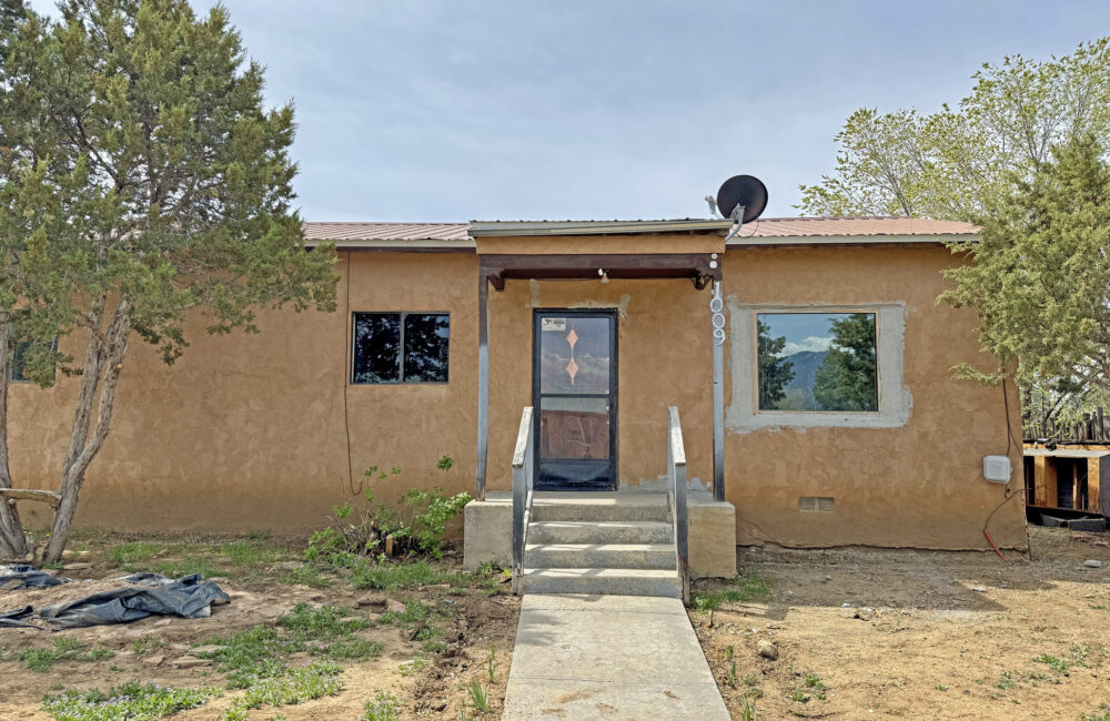 1009 Camino de la Serna, Taos NM 87571