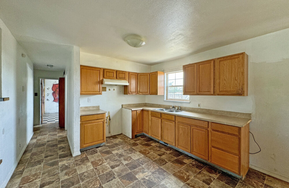 1009 Camino de la Serna, Taos NM 87571