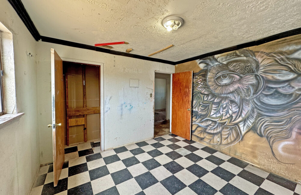 1009 Camino de la Serna, Taos NM 87571