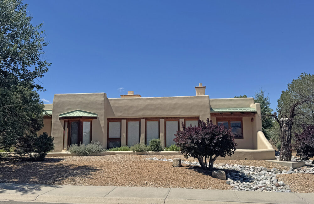 363 Monte Vista Road, Taos NM 87571