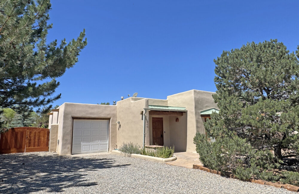 363 Monte Vista Road, Taos NM 87571