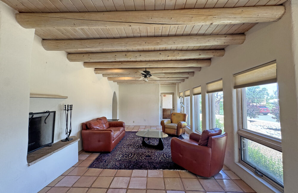 363 Monte Vista Road, Taos NM 87571