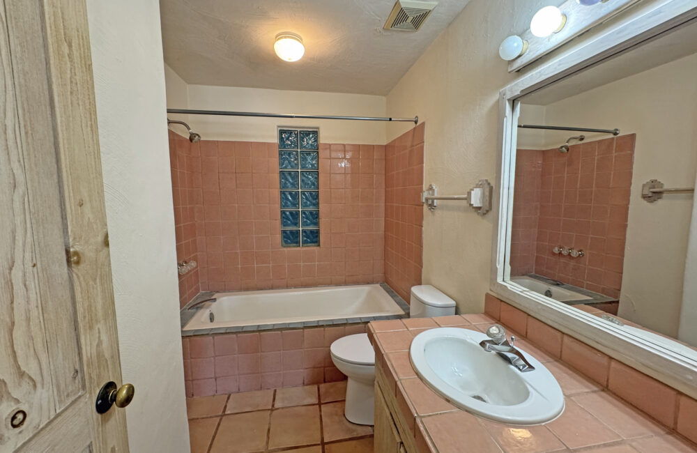 363 Monte Vista Road, Taos NM 87571