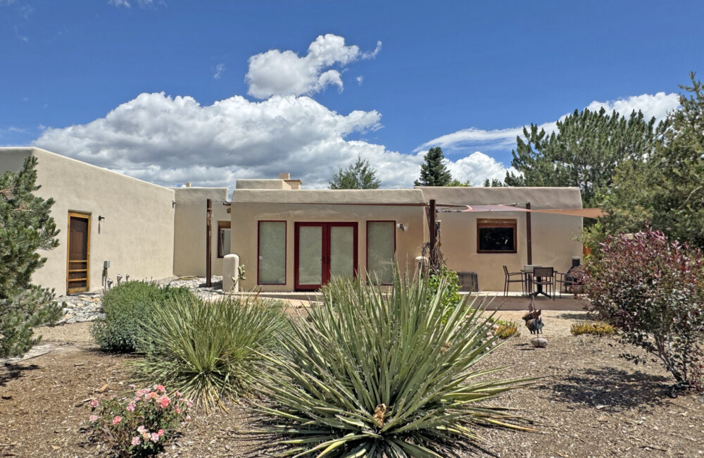 363 Monte Vista Road, Taos NM 87571